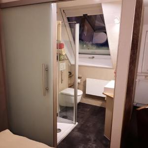 Postel nebo postele na pokoji v ubytování Waldgasthof Lorchenmühle UG