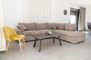 Posedenie v ubytovaní Kamilari Paradise Luxury Villa