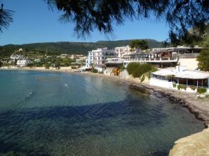 Gallery image of Liberty II in Agia Marina Aegina