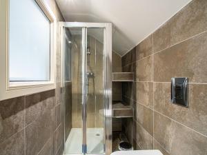 Ett badrum på AVO Kelham Apartments