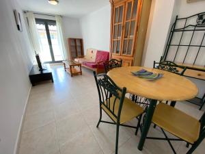 Część wypoczynkowa w obiekcie Apartamentos Sotavento Altamar