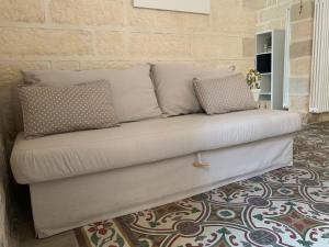 A seating area at La `Ssuta