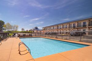 Gallery image of Days Inn by Wyndham Cookeville in Cookeville