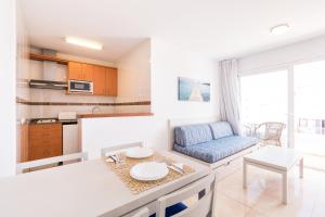 Kjøkken eller kjøkkenkrok på Apartamentos Avenida - MC Apartamentos Ibiza