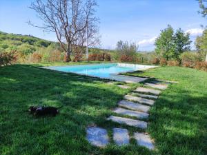 Piscina a Agriturismo La Poderina o a prop