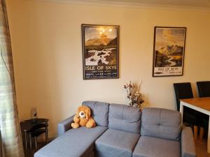 Ảnh trong thư viện ảnh của Modern Spacious Central Apartment ở Portree