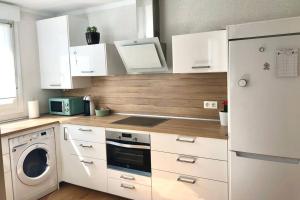 KIKU Apartments tesisinde mutfak veya mini mutfak