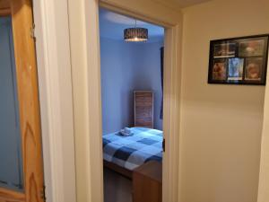 Ảnh trong thư viện ảnh của Modern Spacious Central Apartment ở Portree