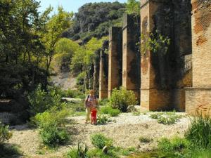 Επισκέπτες που μένουν στο Σπασμένη Βρύση