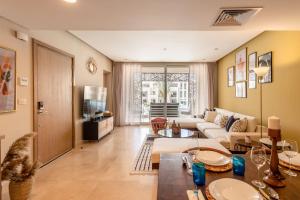 Χώρος καθιστικού στο Epic & Exquisite 2 BR w Beach & Pool Mangroovy