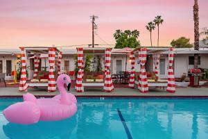 Bazén v ubytování Float Palm Springs - Adults Only nebo v jeho okolí