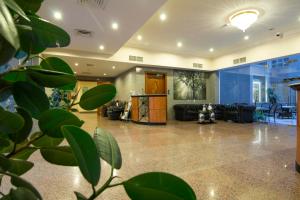 Hol lub recepcja w obiekcie Le Park Hotel