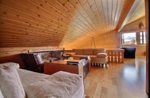 Χώρος καθιστικού στο Chalet Soldanella 10 guests Gstaad