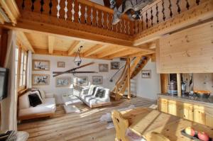Χώρος καθιστικού στο Chalet Soldanella 10 guests Gstaad