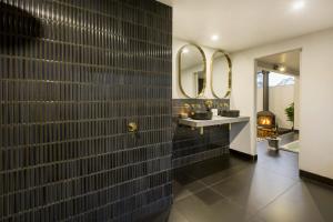 Phòng tắm tại Kudos Villas - Hepburn Springs