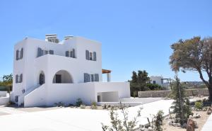 Gallery image of Villa Nelleas in Adamas