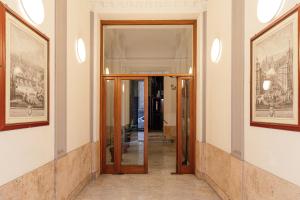 Foto dalla galleria di Tritone Minimal a Roma