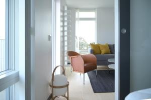 Posezení v ubytování ÅhusBrygga Apartment Hotel