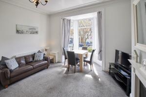 A seating area at Host & Stay - Glencoe Apartments 