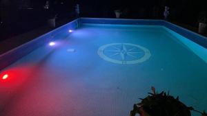 Bazén v ubytovaní Casa de Campo con Piscina en Sevilla en los Palacios y Villafranca alebo v jeho blízkosti