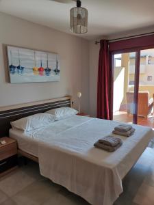 Postel nebo postele na pokoji v ubytování 1 Bedroom Apartment, Cala Azul, La Cala de Mijas
