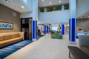 Foto da galeria de Holiday Inn Express & Suites - St Peters, an IHG Hotel em Saint Peters