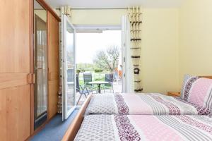 Galeriebild der Unterkunft Ferienwohnungen mit Terrasse im Haus Seekieker in Bensersiel