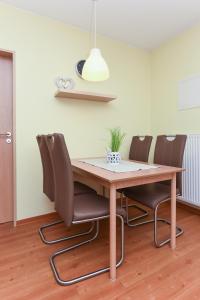 Galeriebild der Unterkunft Ferienwohnungen mit Terrasse im Haus Seekieker in Bensersiel