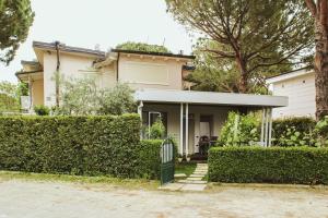 ドゥラスにあるIvy Lalzi Bay Beach Houseのギャラリーの写真