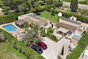 Bazén v ubytovaní Villa Ria by Villa Plus alebo v jeho blízkosti