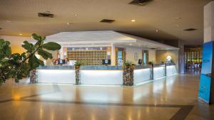 Vstupní hala nebo recepce v ubytování Baia di Conte Resort + 37 fotografií