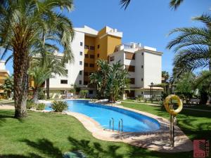 Bazén v ubytovaní Apartamento Eleonor, La Entrada, Punta Prima, Torrevieja alebo v jeho blízkosti