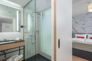 Koupelna v ubytování IntercityHotel Budapest