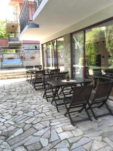 Patio nebo venkovní prostory v ubytování Family Hotel Astra