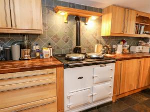 Una cocina o kitchenette en Springwells