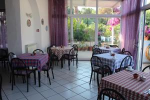 Restaurace v ubytování Hotel Villa Cecilia