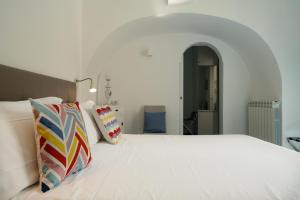 Кровать или кровати в номере Levante - lovely flat with terrace & sea view
