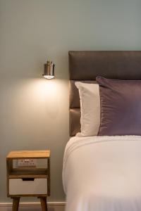 Letto o letti in una camera di The Hawthorn Rooms Dingle