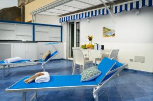 Фотография из галереи Grecale - amazing apartment with patio and sea view в Майори