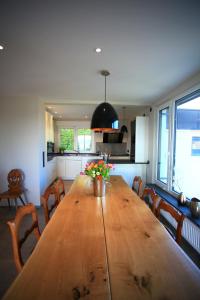 Küche/Küchenzeile in der Unterkunft Überlinger See-Apartments Penthouse Über-See