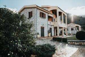 Budova, v ktorej sa vila nachádza