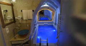 A bathroom at Zuwinasa House Hotel