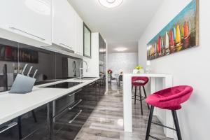 Kuchyňa alebo kuchynka v ubytovaní Porta Aurea di Spalato, Luxury apartment