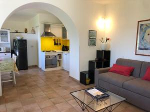 A kitchen or kitchenette at Dolcevia