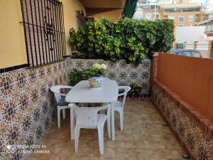 Balkón alebo terasa v ubytovaní CASA SANTO a 2 minutos de la playa a pié y parking gratuito
