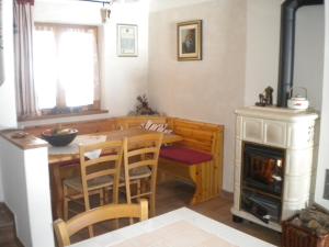 Foto dalla galleria di Bed and Breakfast Cappeler a Tione di Trento