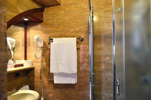 Vannituba majutusasutuses Hotel Miro'