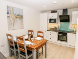 Fotografie z fotogalerie ubytování Captain's Quarters - Apartment 2 v destinaci Benllech