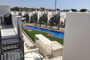 Bazén v ubytování Sun Terrace Apartment nebo v jeho okolí