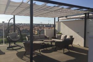 Balkón nebo terasa v ubytování Sun Terrace Apartment